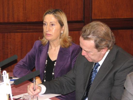 Ignacio Para, tomando notas y Ana Pastor