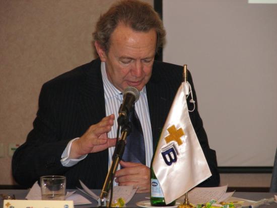 Ignacio Para abre el debate