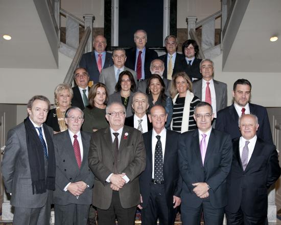 En las escaleras del Senado