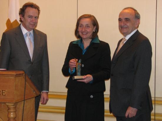 María Kutz recibe el galardón de la Fundación Bamberg