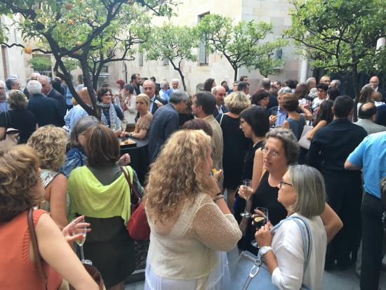 Coctel otrecido en el patio del Palau de la Generalitat