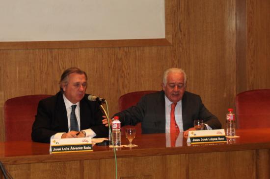 El Dr. López Ibor agradece las palabras del Decano de la Facultad de Medicina de