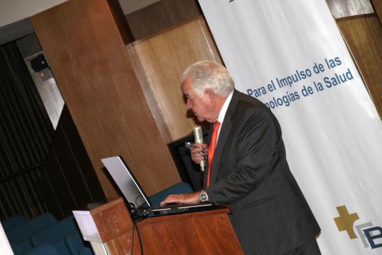 El Dr. Lopez Ibor apoyó con datos y gráficos su experiencia de gestión como Dire