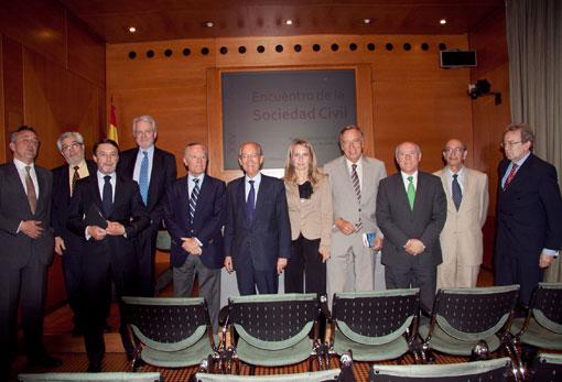 De izda a dcha: Alfonso Coronel de Palma, Presidente de la Fundación COPE; Amand