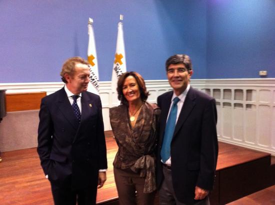 Ignacio Para con Victor Lopez (experto en RRHH de Hospitales) y su esposa Julia