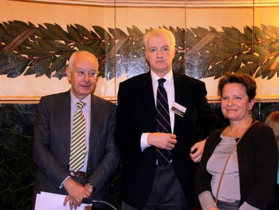 Ignacio Riesgo con el director del ICEX y Carmen Bueno de Lilly