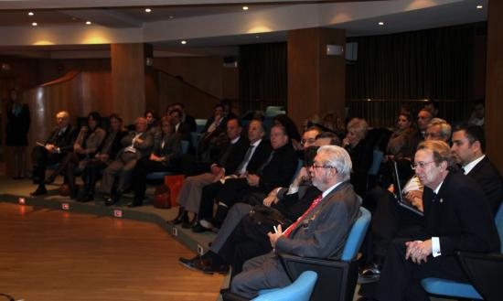 Los asistentes escuchan atentamente la Conferencia del Dr. Lopez Ibor