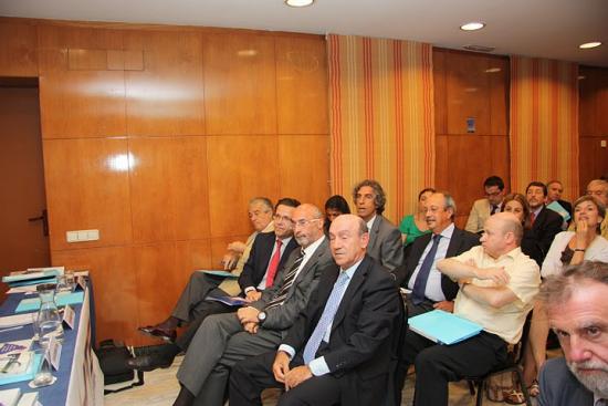 El consejero de Sanidad de Madrid, Javier Fernández-Lasquetty, asiste en primera