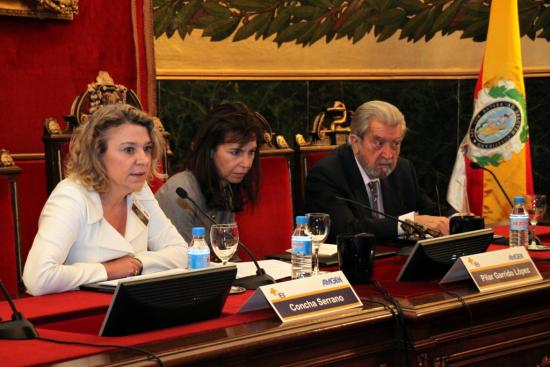 La directora de RRII de Amgen Concha Serrano en la clausura de la jornada