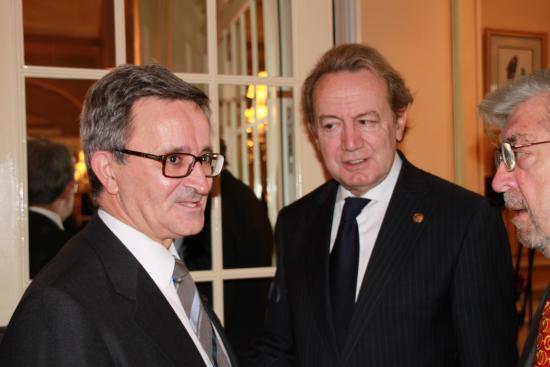 Ignacio Para recibe all Secretario de Estado de Investigación